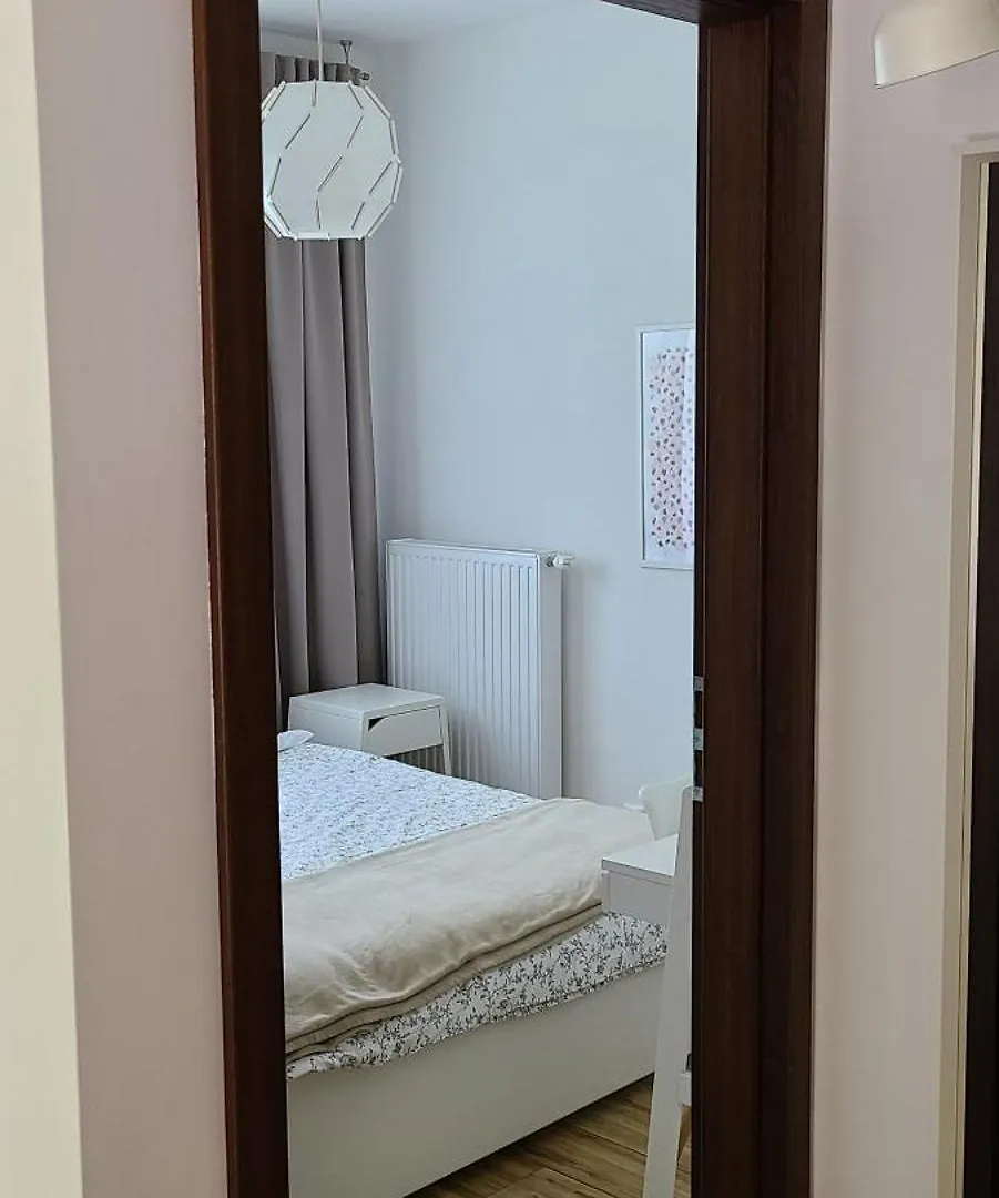 Lovely One-Bedroom Condo With Patio. Варшава 0*,