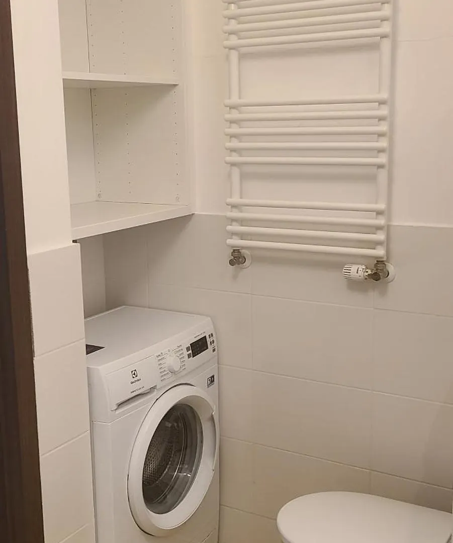 Lovely One-Bedroom Condo With Patio. Варшава Апартаменты